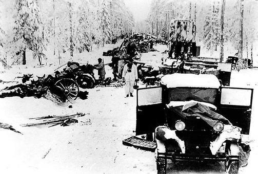 Suomalaiset sotilaat käyttivät maastoa hyväkseen muun muassa Raatteentiellä motittaessaan ja tuhotessaan koko puna-armeijan 44. divisioonan.